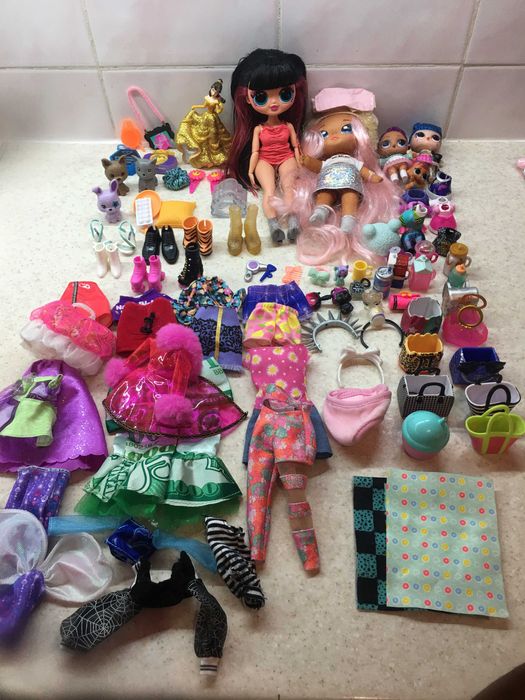 куклы ЛОЛ оригинал  и 77 предметов продаётся одним лотом