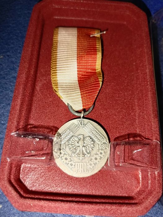 Medale i odznaczenia