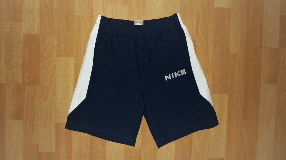 Nike - spodenki M 140/152 cm