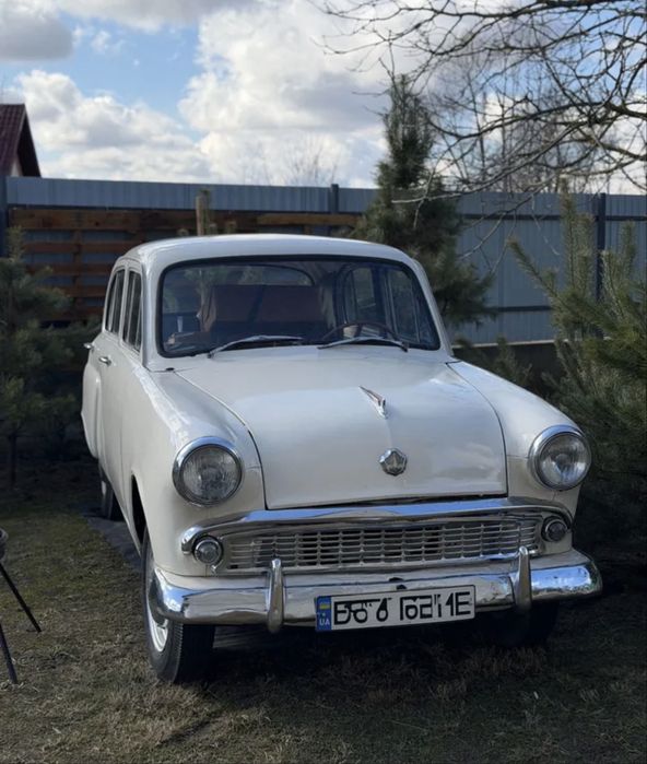 Ретро машина машина на зйомку весілля фотосесію Москвич АЗЛК