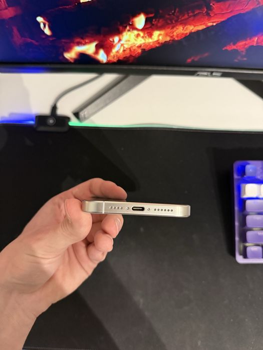 Sprzedam iPhone 15 Pro Max 256 GB White Titanium (only e-sim)