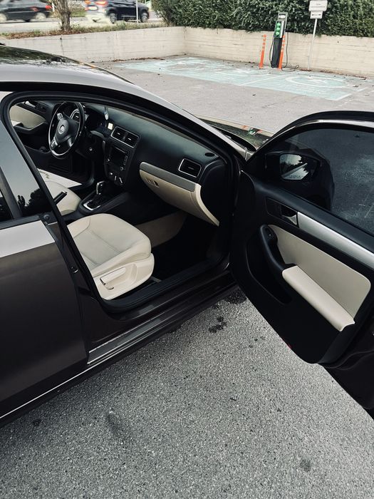 Volkswagen Jetta 2012 2.0TDI, в хорошем состоянии