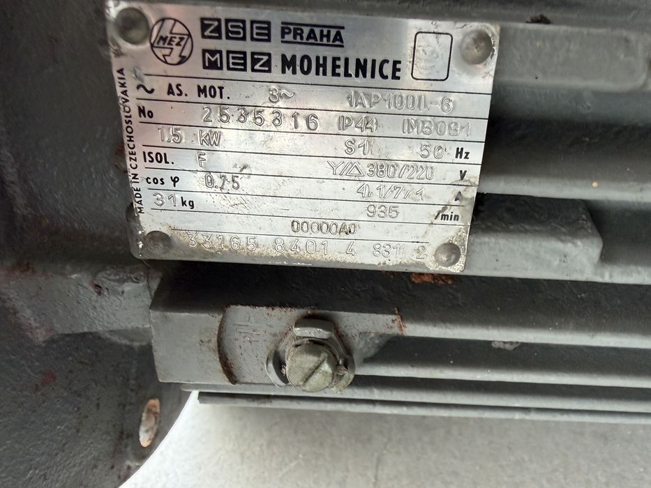 Silnik elektryczny MEZ Mohelnice 1,5 kW 935 obr/min 4AP 100L-6