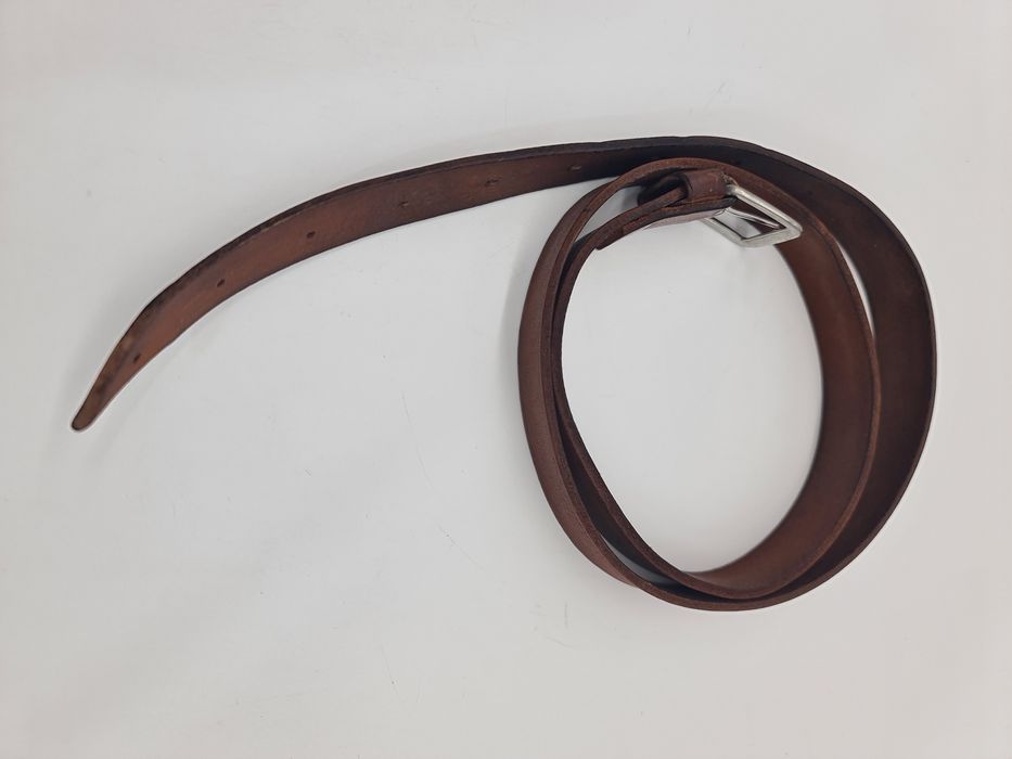 Cinto para senhora em pele castanha 115 cm