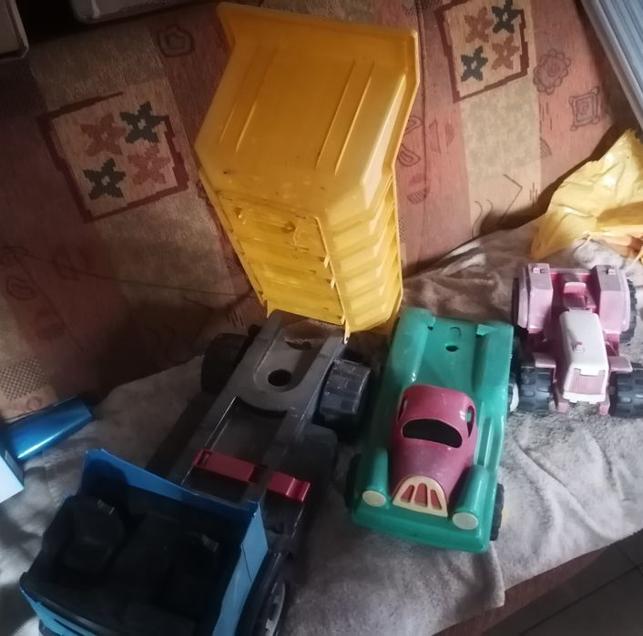 Pojazdy  do zabawy na podwórku