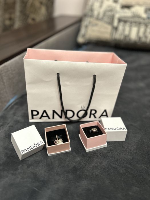 Браслет Pandora з шармами
