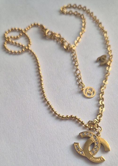 Niepowtarzalny łańcuszek, kryształki, napis Cudo