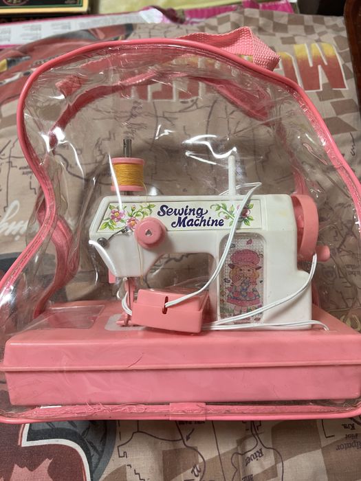 Детская швейная машинка