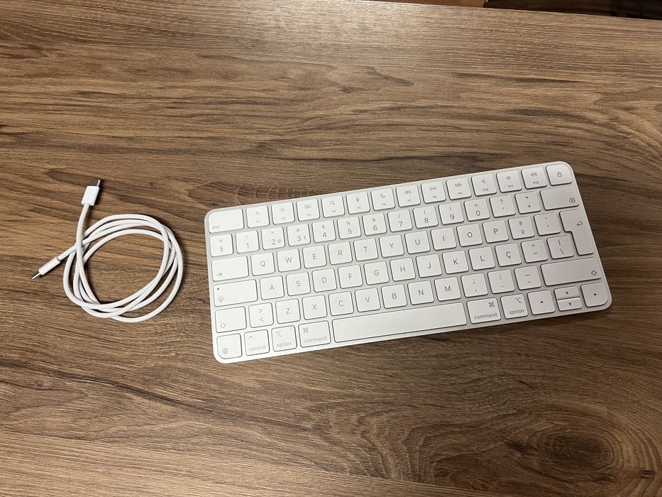 Teclado Apple novo