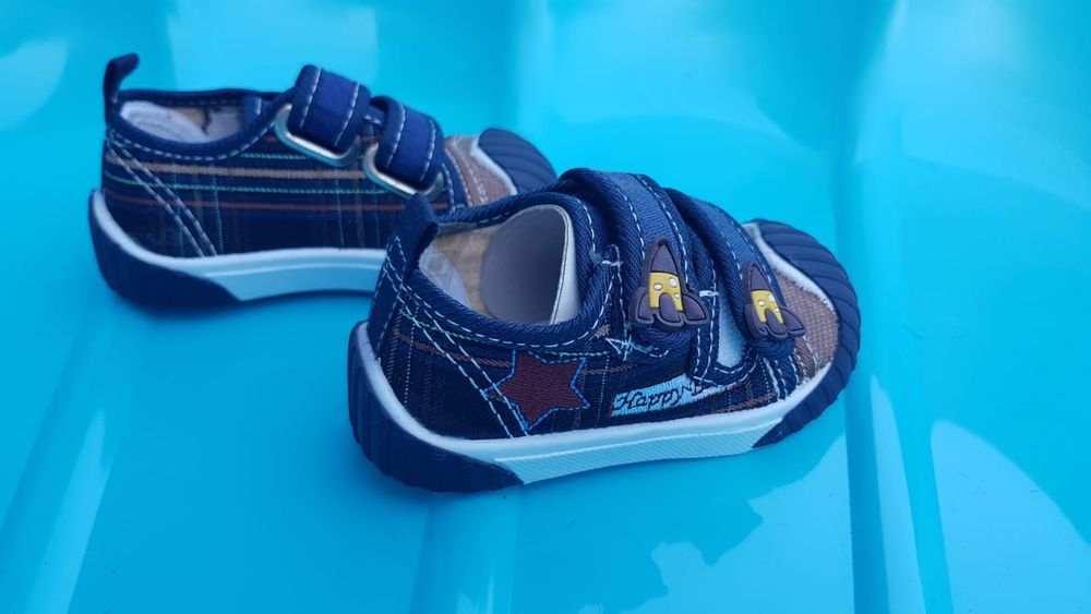Buciki nowe rozmiar 19