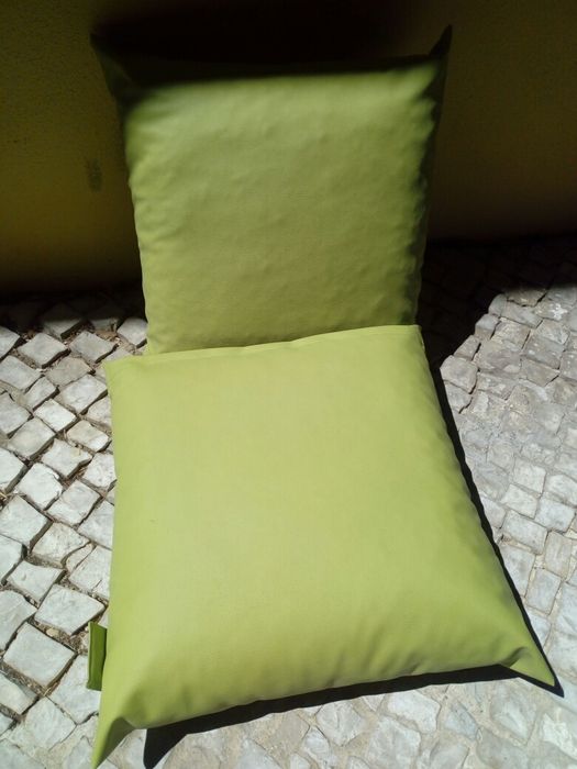 Almofada preta exterior