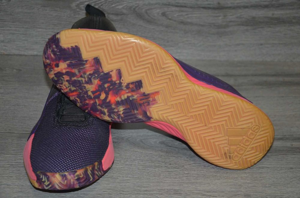 Продам кросівки Фірма ADIDAS DAME 5 .