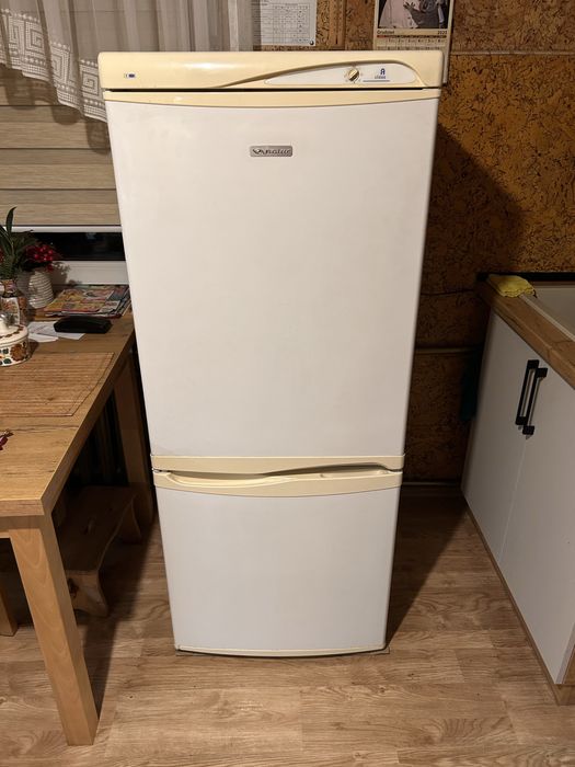 Lodówka Polar 147cm wys, 60cm szerokość w pełni sprawna