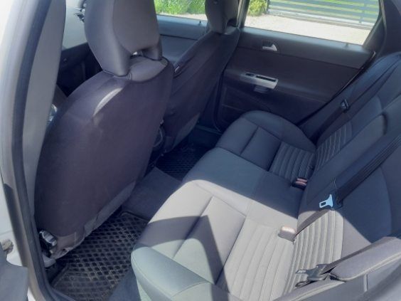 Volvo V50 kombi.