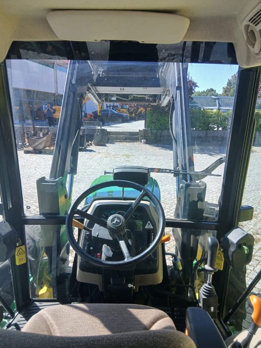 Trator John Deere 5075E