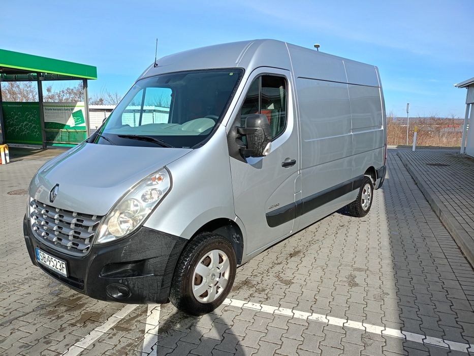 Wynajem busa Renault master