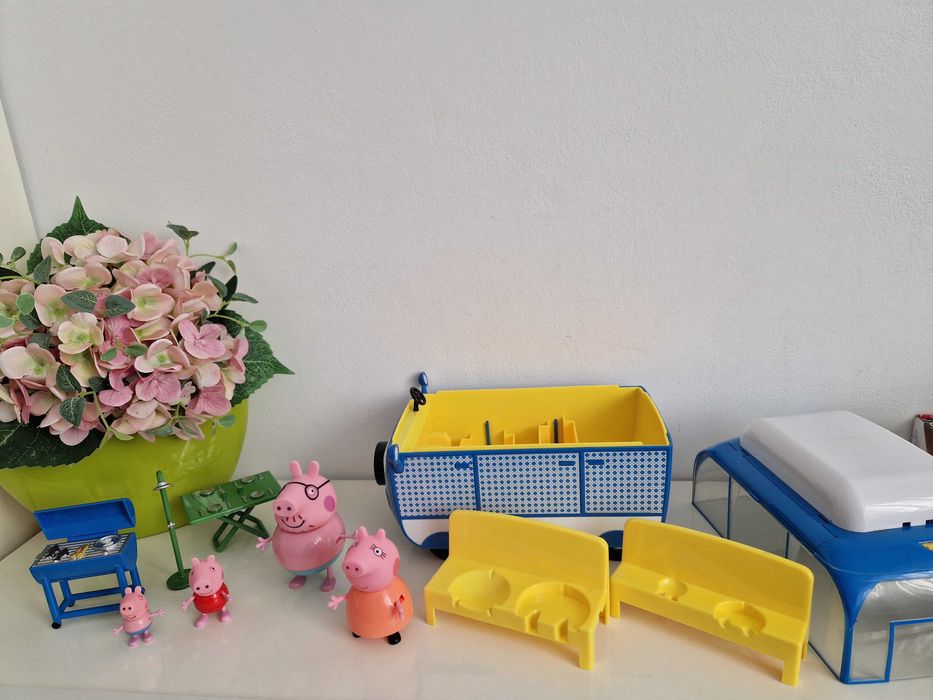 Świnka peppa wakacyjny kamper figurki