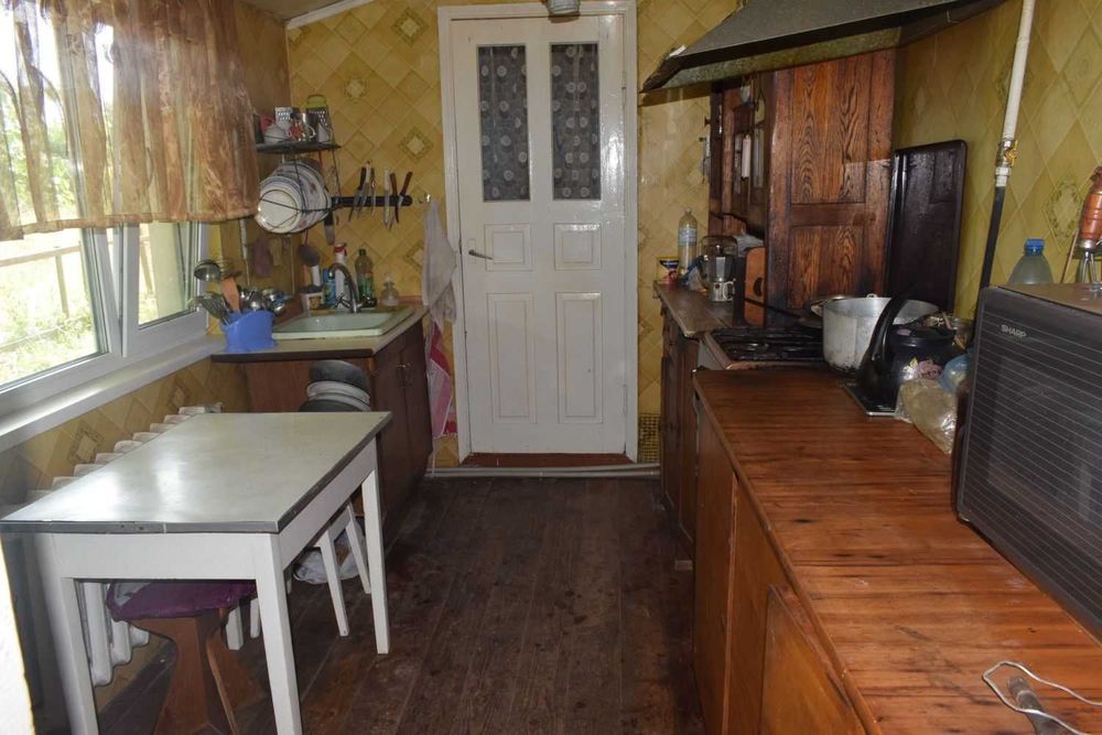 Продається добротний будинок за містом!