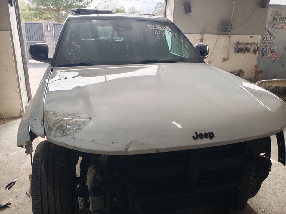 Капот та крило jeep grand cherokee 23 року