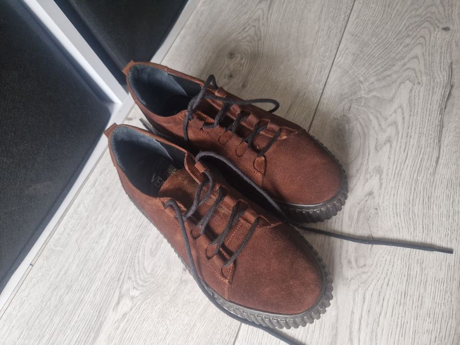 Buty trampki Venezia 40