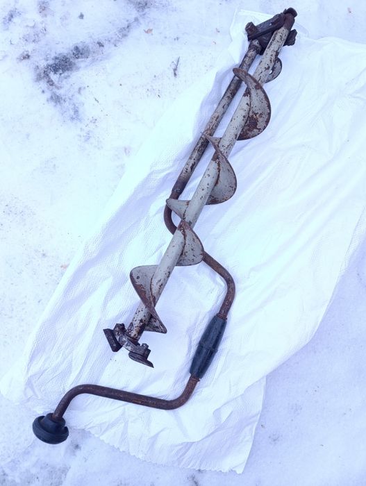 Льодобур для зимової рибалки