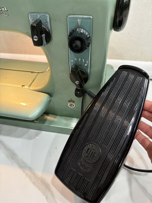 Husqvarna швейная машинка  Automatic Viking CL21A - Швеция