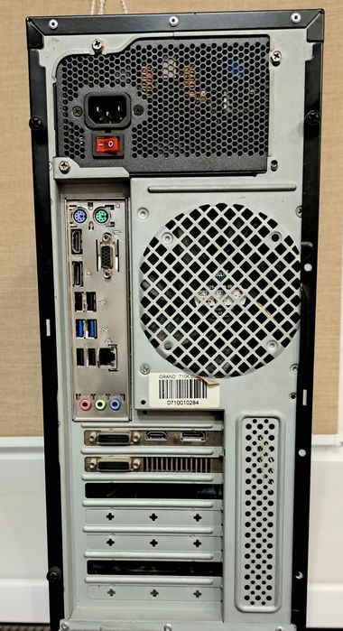 Комп'ютер з монітором