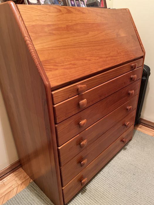 Secretária multiusos marca Cerne