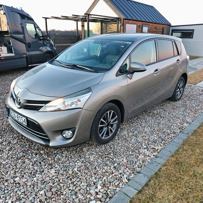 Toyota Verso 2015r 1,6 D4 D 112KM panorama dach kamera cofania zarejestrowany