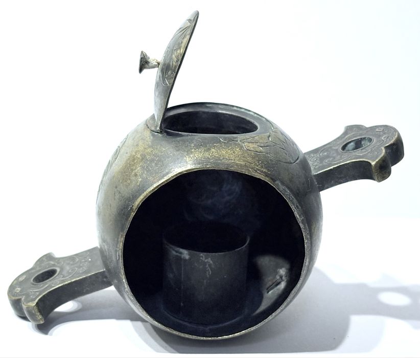 Antigo queimador de incensos asiático em bronze Sec XIX