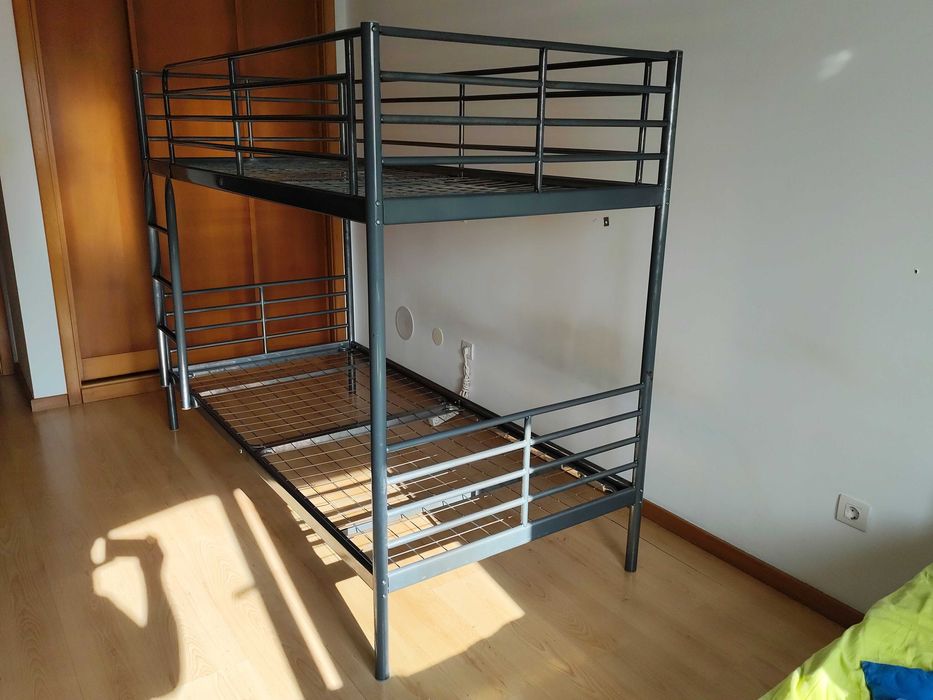 Beliche metalico IKEA ( Svärta)