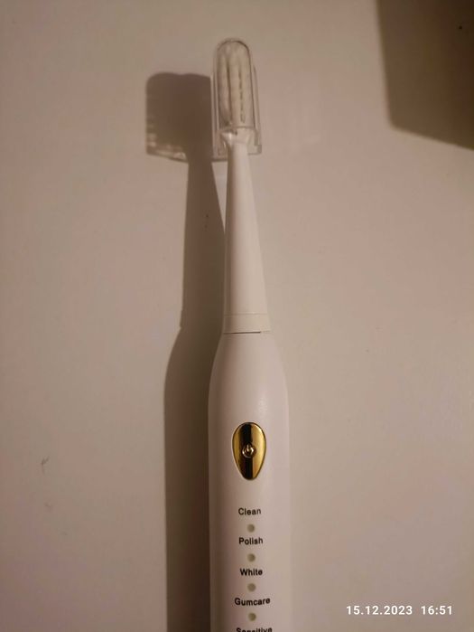 продам электрическую зубную щетку бритвенный станок RAZOR