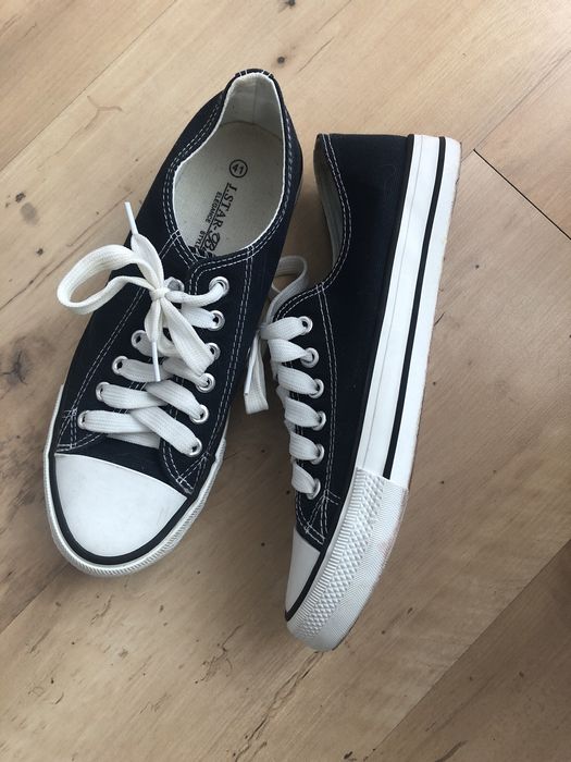 Trampki granatowe 41