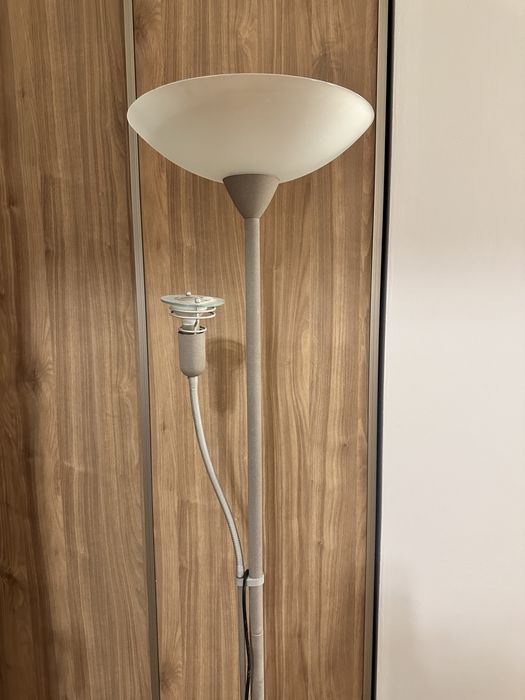 Lampa podłogowa z lampką do czytania – sprawna