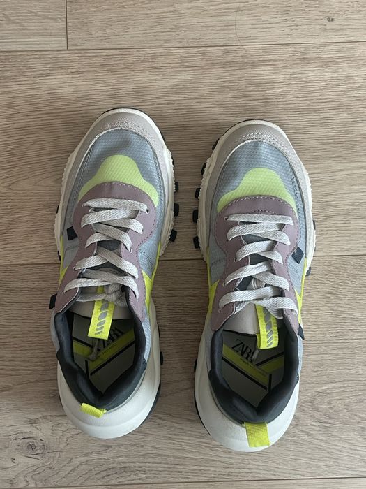 Кросівки Zara, у новому стані