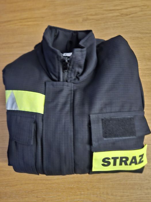 Bezrękawnik z odpinanymi rękawami.  Nowy roz. B2