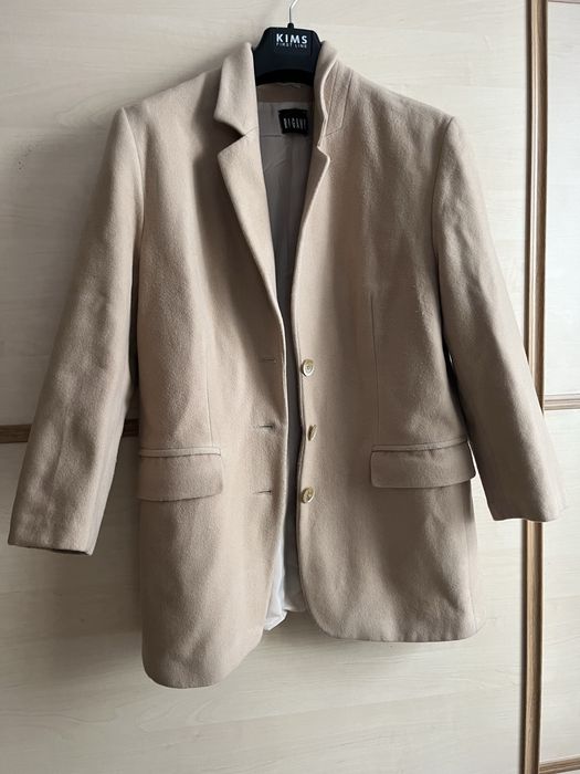 Бежеве шерстяне пальто 100% вовна розмір 44