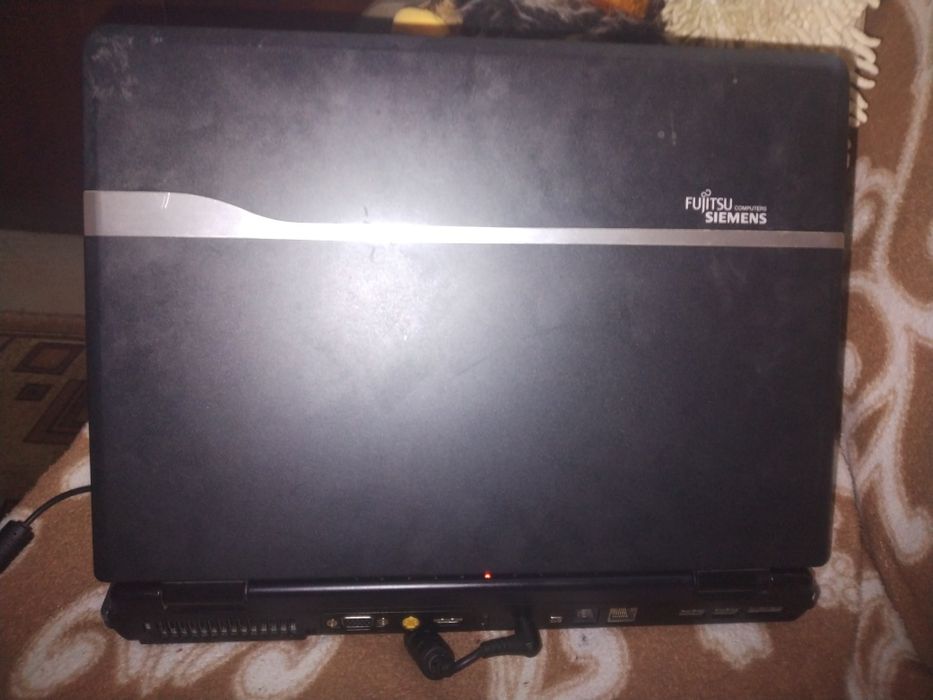 ноутбук Fujitsu-Siemens AMILO, модель Xi 2428.