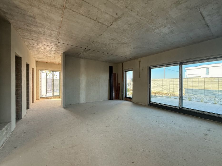 продам шикарний будинок район Щасливе