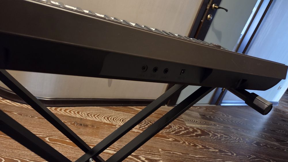 Yamaha PSR-E360DW + стійка — синтезатор