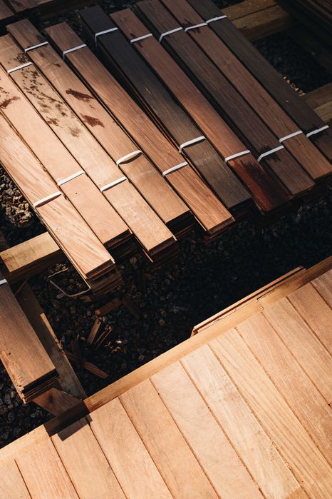 Pavimento Deck de madeira ipê