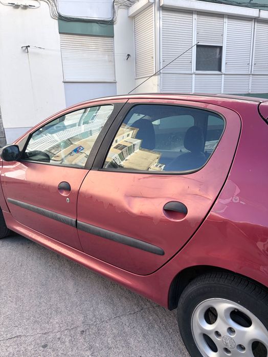 Peugeot 206 1.1  ano 2001