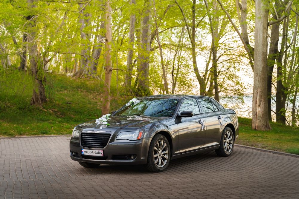 Chrysler 300S do ślubu – elegancja z charakterem