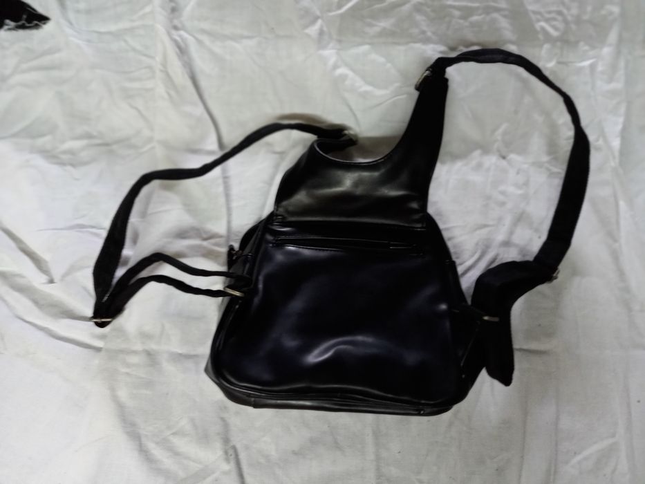 Mochila / mala preta nova