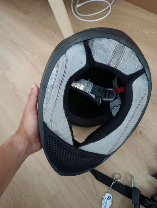 Capacete pouco uso ( M )