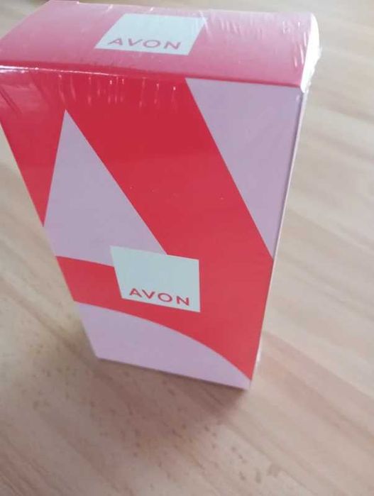 Avon Zestaw Celebre Perfum Damski 50ml Krem do rąk 30ml