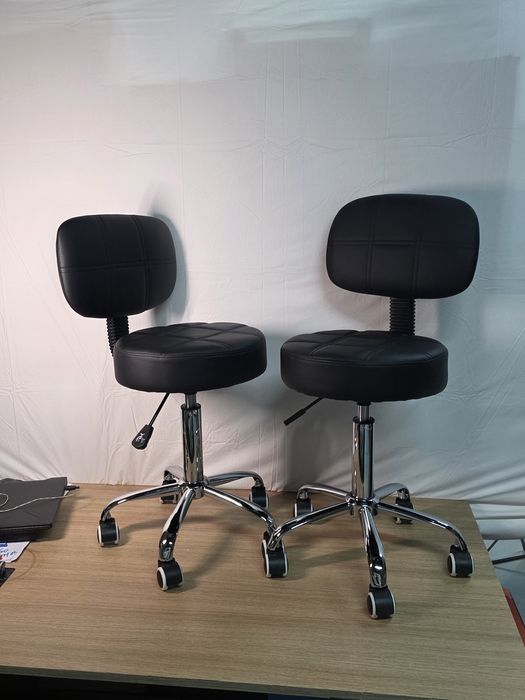 Obrotowy taboret z regulacją wyskosci