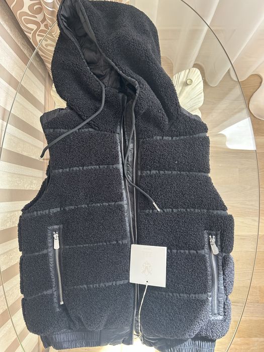 Жилетка нова утеплена