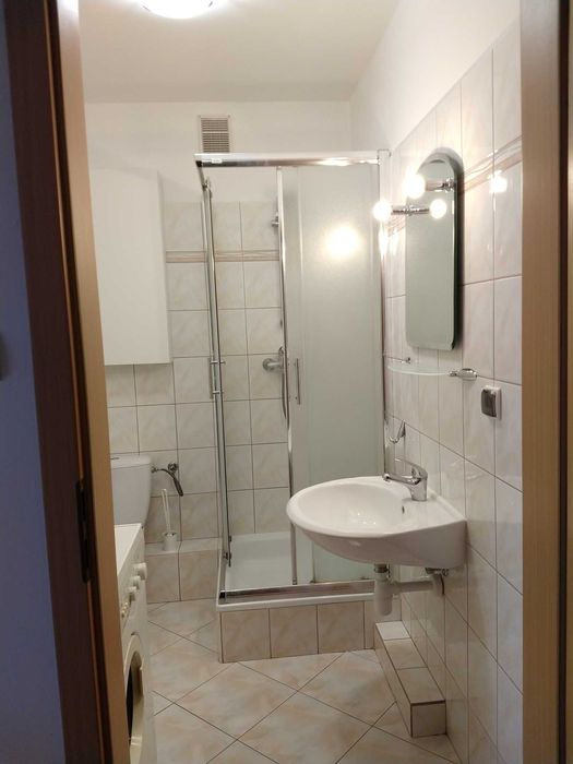 WYNAJMĘ  jasną i przestrzenną KAWALERKĘ 35m²  SKM Kiełpinek  CH AUCHAN