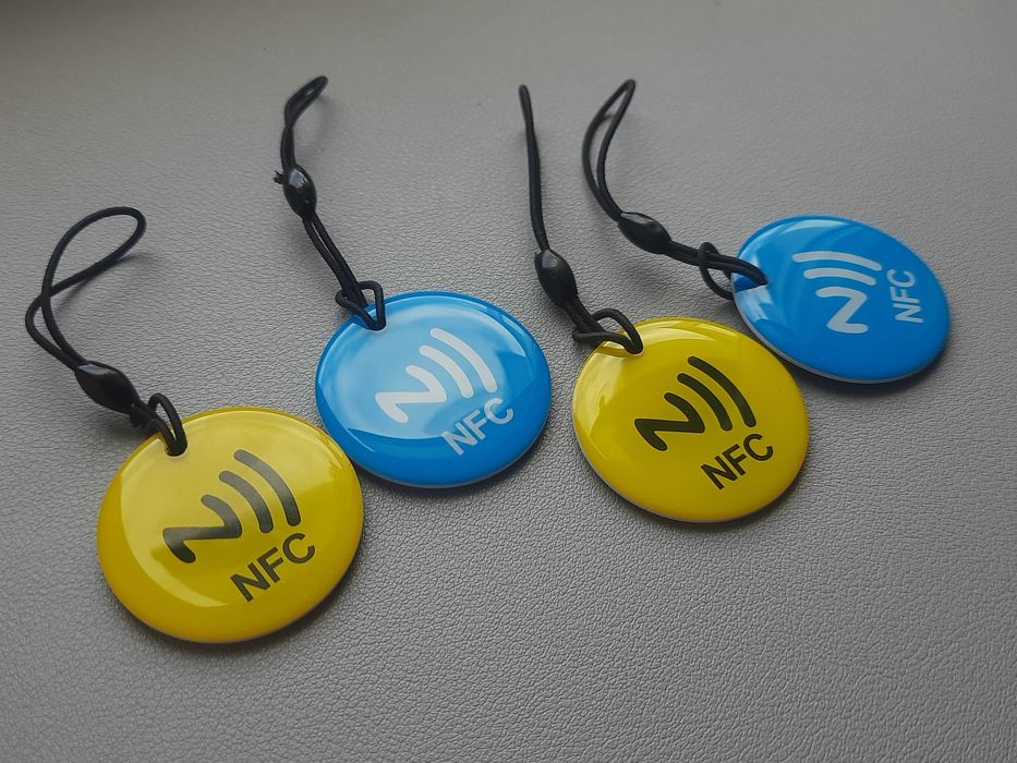 Патріотичний подарунковий набір NFC-брелків для безконт. розрахунків